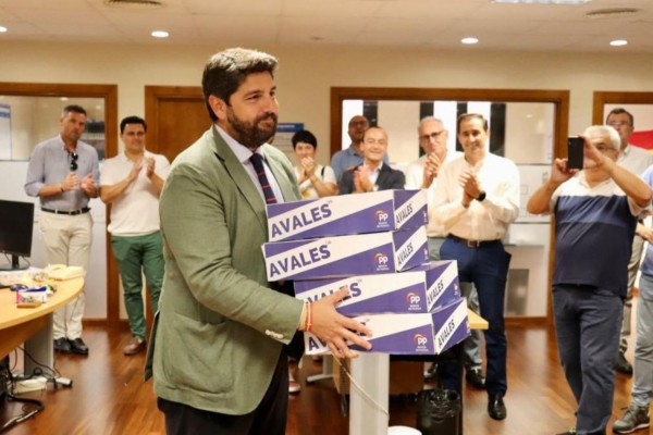 López Miras, amo y señor de su partido (con la bendición de Feijóo)