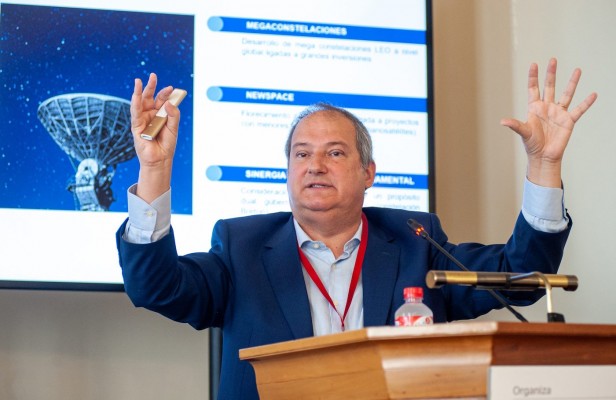 El presidente de Hispasat cree que la Agencia Espacial puede cumplir sus funciones 