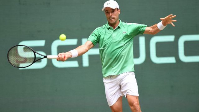 Bautista accede a cuartos de final de Mallorca tras retirada del australiano Kyrgios