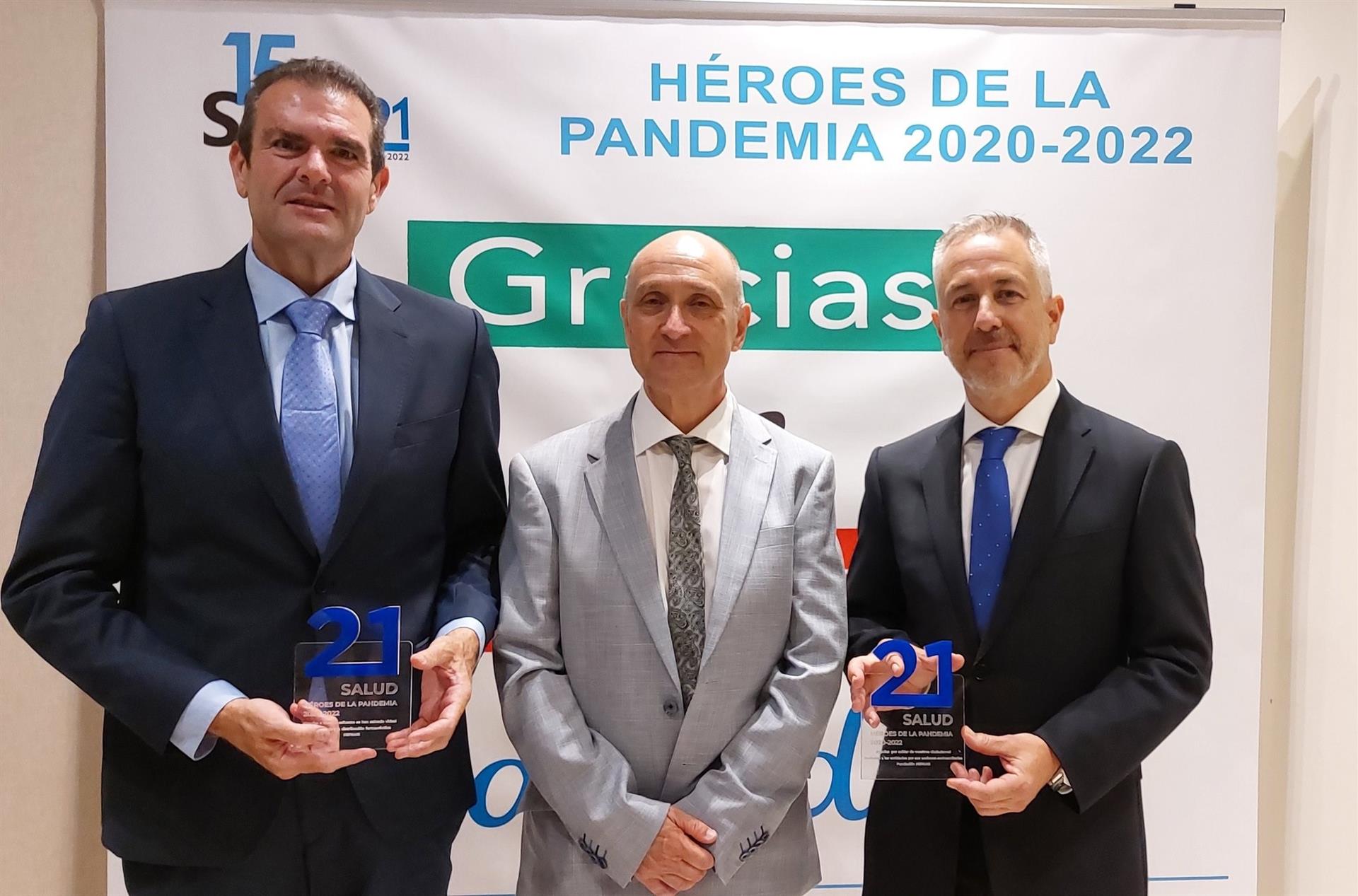  El Presidente de Grupo Hefame, Enrique Ayuso; el director de Salud 21, Alfonso De Celestinos; y el secretario de Fundación Hefame, Carlos Fernández - 