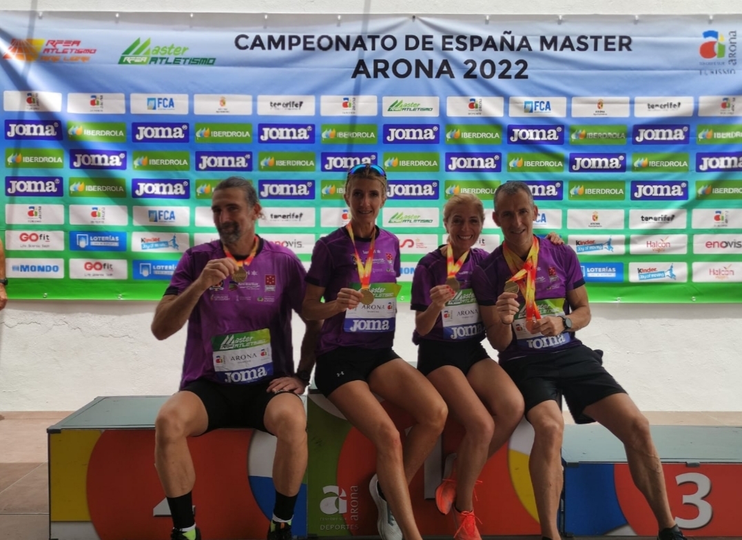 El Playas de Castellón arrasa en el nacional máster con 48 medallas