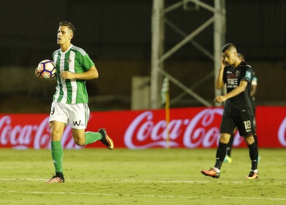 La lesión de Sanabria vuelve a abrir las puertas a Álex Alegría