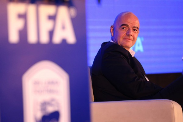 La FIFA amplía hasta 2023 el derecho a suspender contratos con clubes rusos y ucranianos