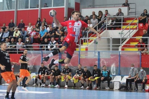 El Benidorm incorpora al extremo internacional serbio Mladen Sotic
