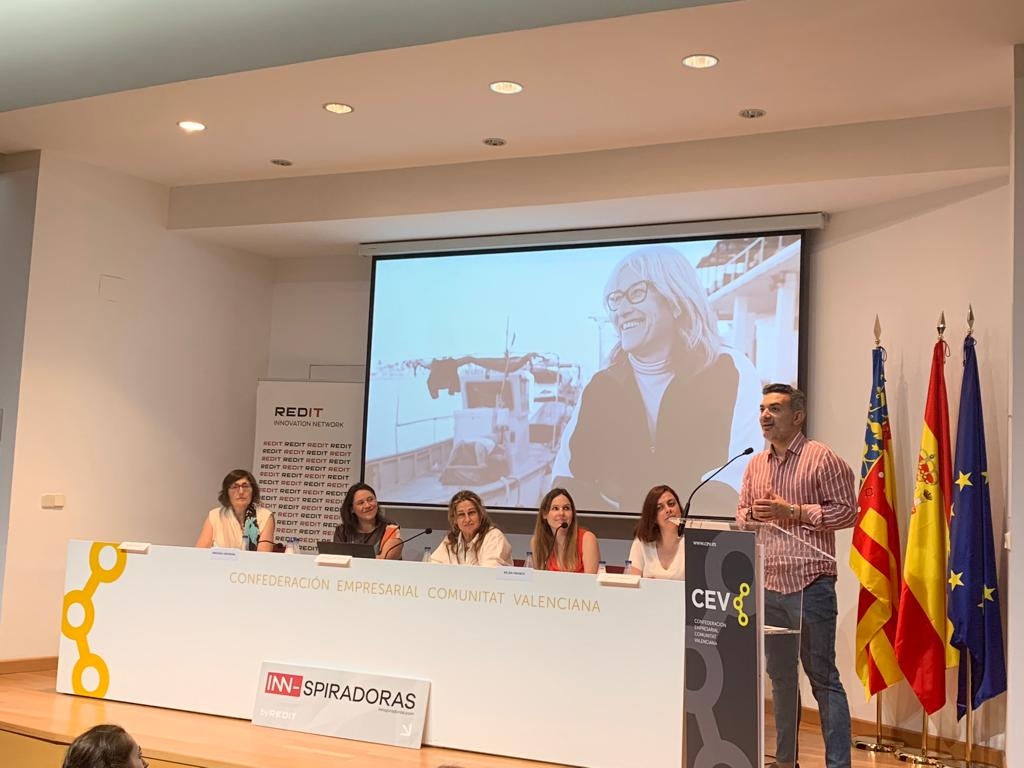 De izq. a derecha Sonia Tirado, Virginia, Verónica, Belén, Lara, Jordi Juan. - 