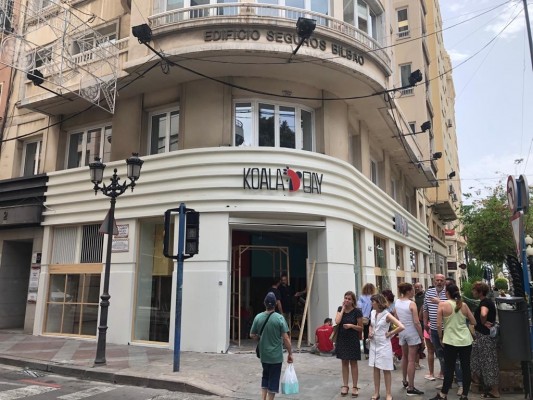 El nuevo inquilino de La Rambla de Alicante: la moda de 'Koala Bay' abre en el Seguros Bilbao