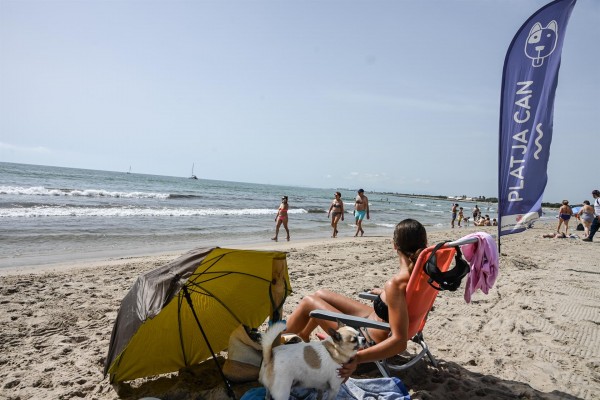 Arranca la temporada de Playa-Can Pinedo, que se prolongará hasta el 15 de septiembre