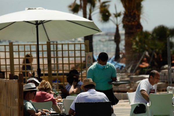 El empleo de hostelería, agencias de viajes y operadores creció un 18,3% en la Región 