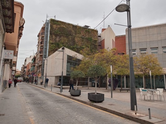 La adjudicación para renovar el alumbrado público del centro de San Vicente alcanza su última fase