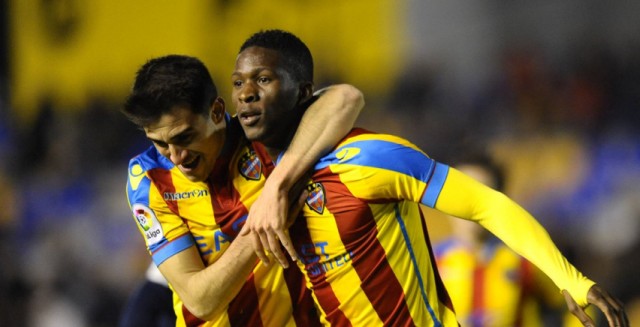  El Levante reafirma su liderato ganando en Murcia en partido aplazado