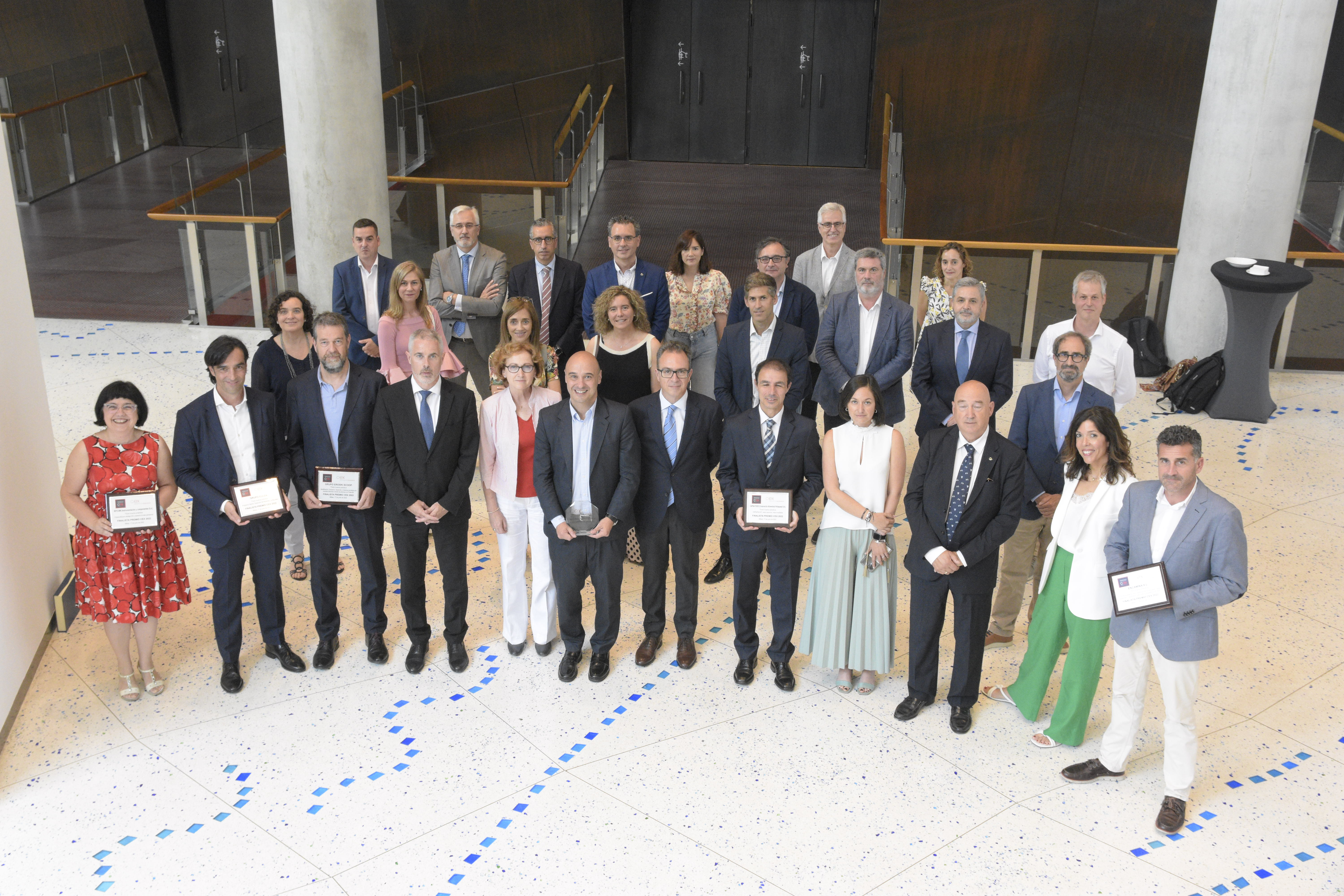 Finalistas en la XII edición de los premios nacionales CEX.   - 