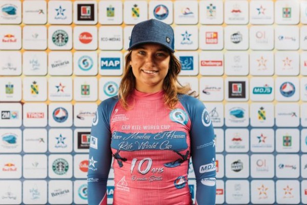 La alcazareña Claudia León disputará el Circuito Mundial de kitesurf en Tarifa