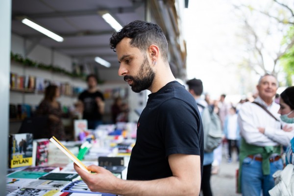 Cobrar tarifas dignas por el trabajo creativo y otras utopías culturales