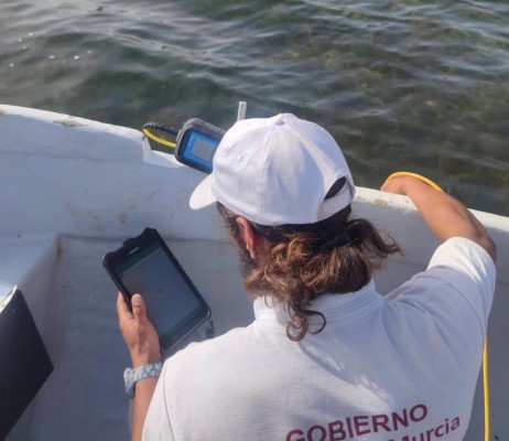 Los técnicos del IMIDA detectan 8 puntos del Mar Menor con valores de oxígeno inferiores a 4 mg/l