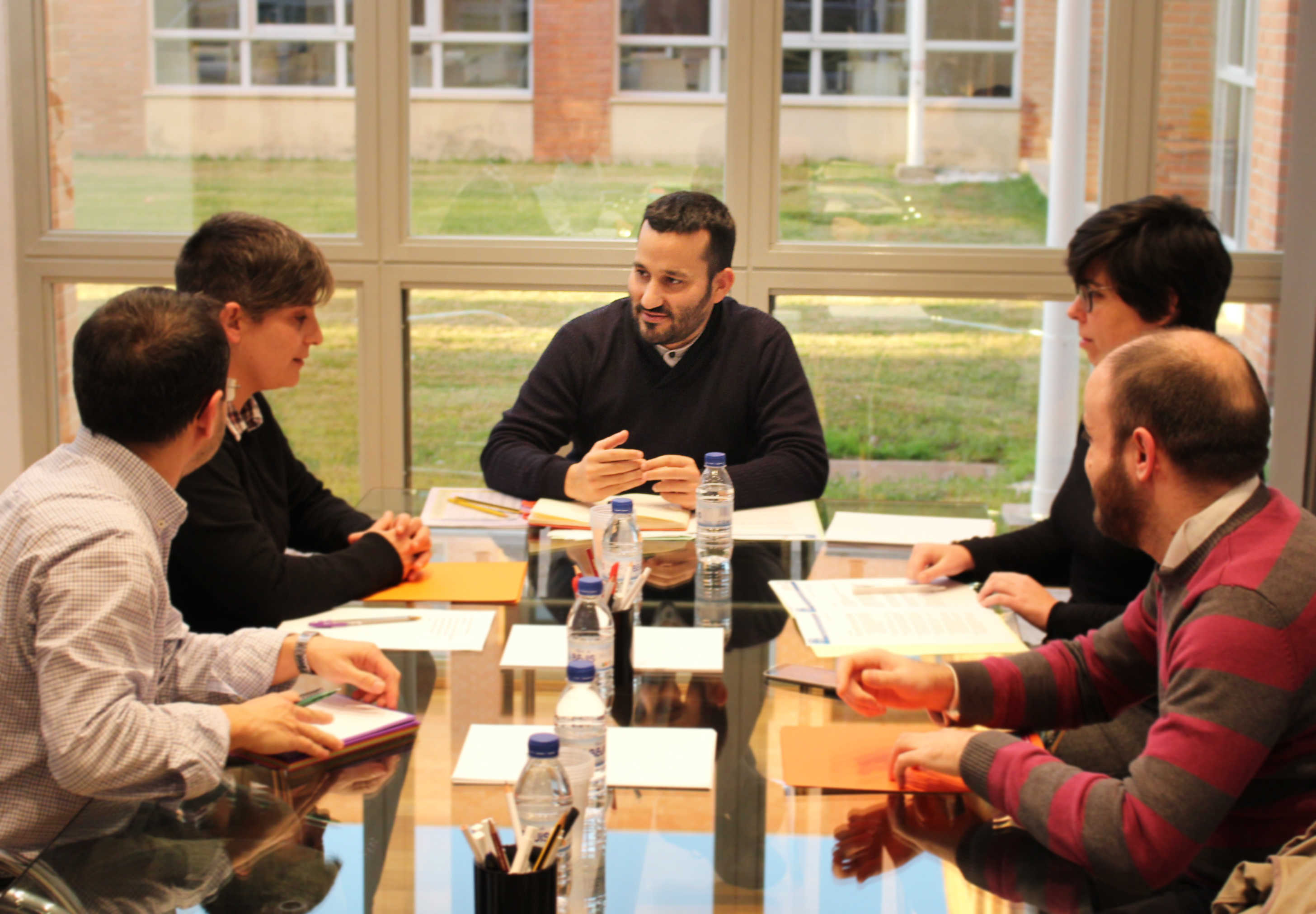 
Marzà estrecha la mano del colectivo LGTB entre suspicacias de la concertada 
