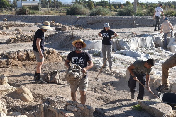 La Universidad de Alicante retoma las excavaciones en el yacimiento de La Alcudia de Elche