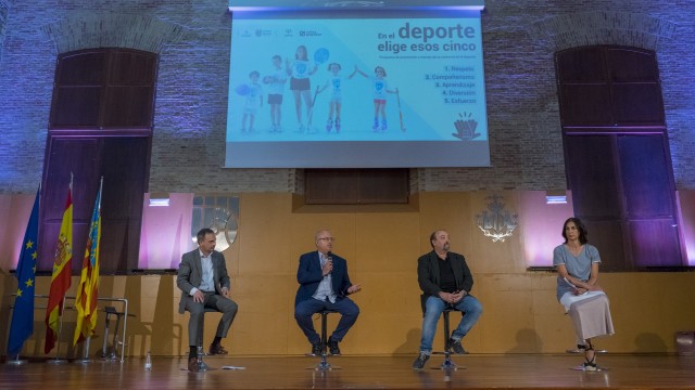 La FDM presenta el programa “Elige esos cinco” para prevenir comportamientos violentos en el deporte base 