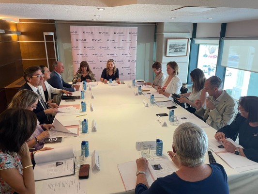 Paloma Mora, Marian Rojas, Rosana Perán y Pilar Baldominos, ganadoras de los premios Evap 2022