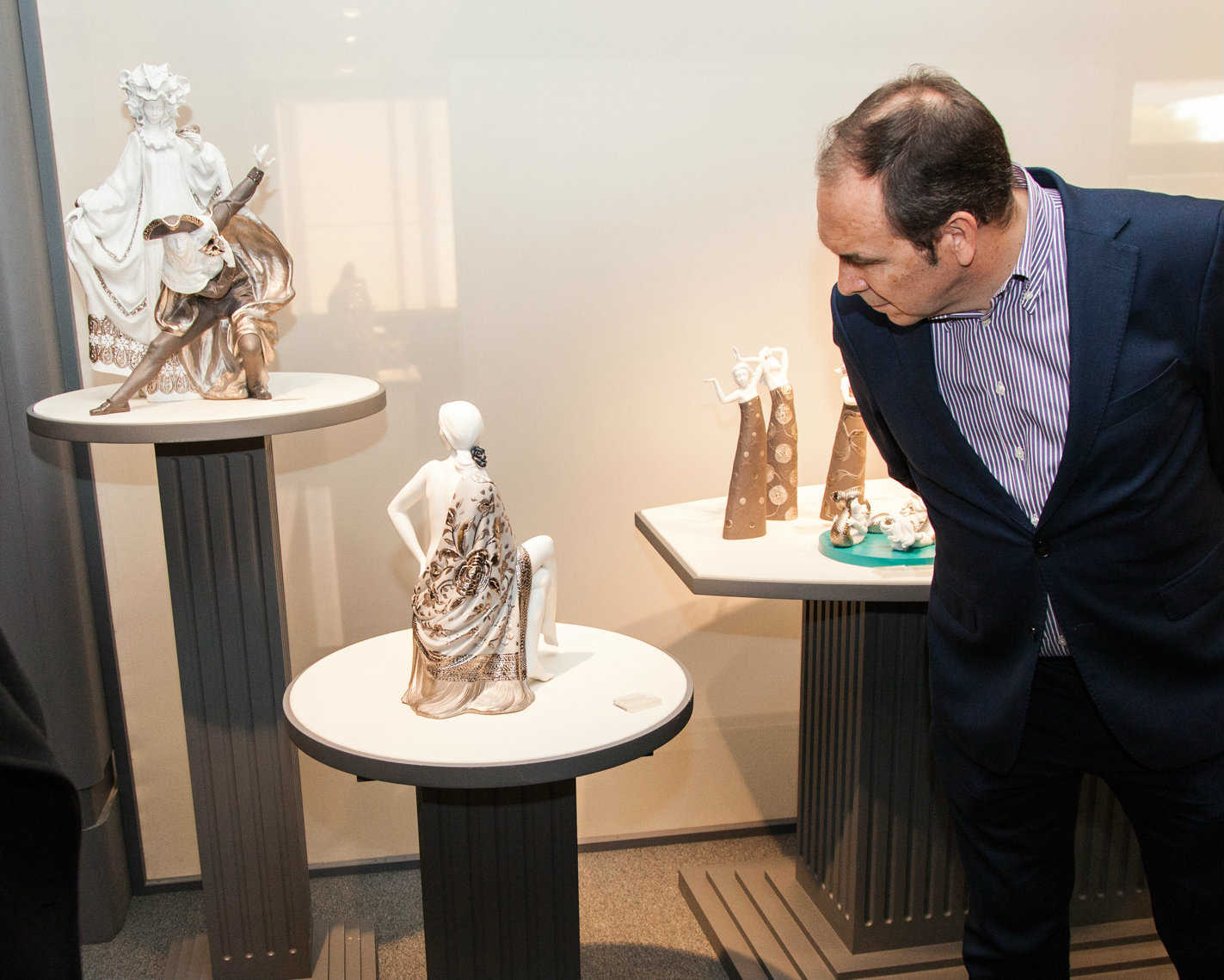 Visitante del Museo de Lladró en Tavernes Blanques. Foto: WIZIBLE - 