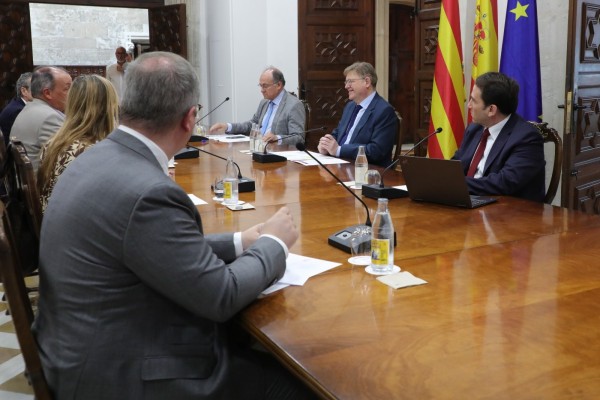 Los empresarios españoles y argelinos presionan para lograr una solución diplomática
