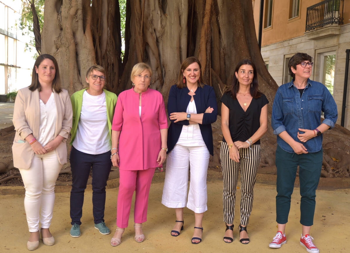 El acuerdo de Les Corts que contempla despidos de personal no contó con informes jurídicos