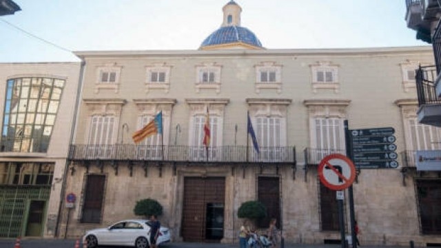 Orihuela licita el alquiler de vehículos y la compra de material para un plan de choque de podas