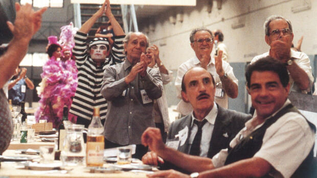 Todos a la cárcel  (1993) - 