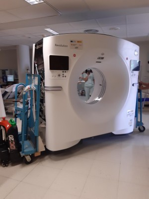 El Hospital de Torrevieja incorpora un nuevo TAC que dará servicio a partir del uno de julio 