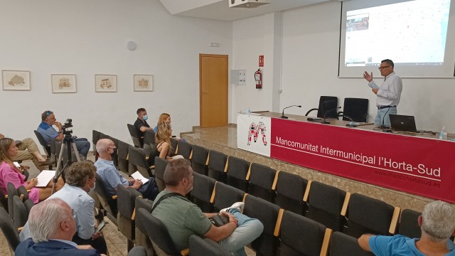 L'Horta Sud pide reunirse con Transportes para mostrar su oposición a la ampliación de la pista de Silla