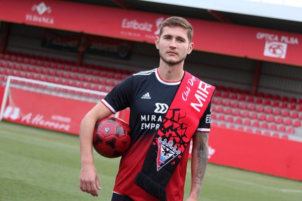Racing de Santander y Albacete, interesados en Jorge Sáenz