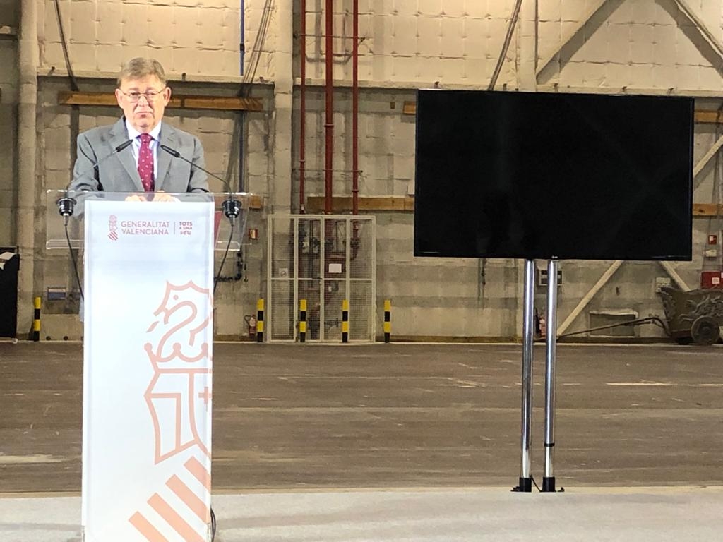 El president de la Generalitat, Ximo Puig, este miércoles, tras asistir al encuentro con la asociación de productores Profilm, en las instalaciones de Ciudad de la Luz. - 