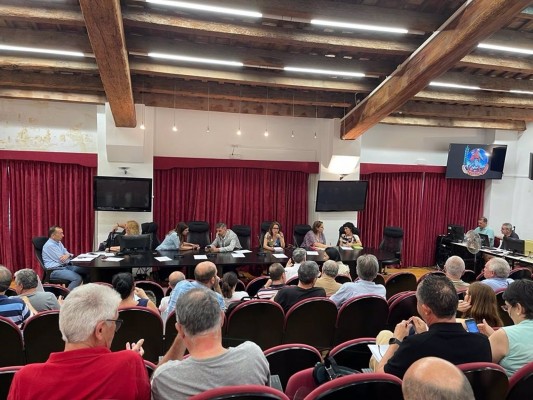 La elección de las Falleras Mayores de València y Cortes de Honor de 2023 será el 1 de octubre
