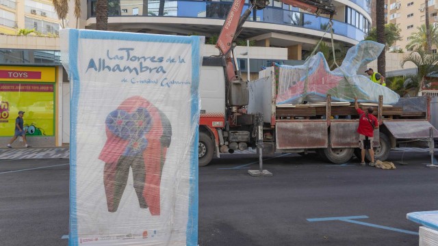 Llega a Benidorm la exposición itinerante ‘Las Torres de la Alhambra’ de Cristóbal Gabarrón