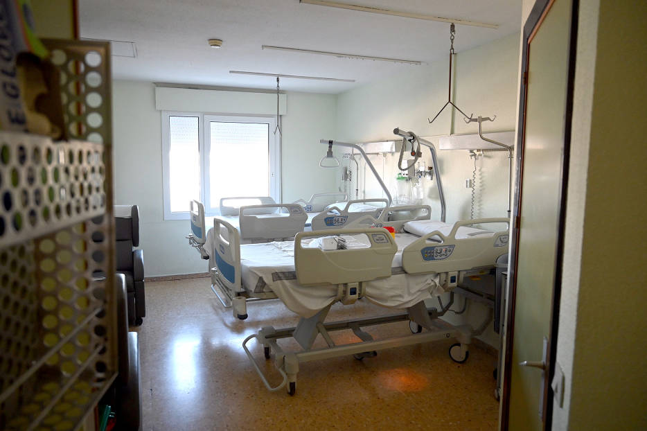 Sanidad actúa contra la 'Cándida' y trasladará a los pacientes de la UCI del General para desinfectarla