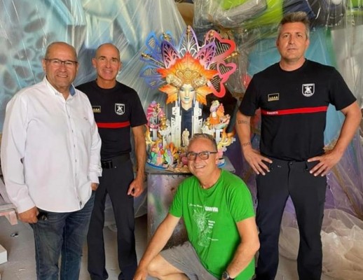 Alicante supervisa la estructura de la Hoguera Oficial para planificar su 'plantà' y 'cremà'
