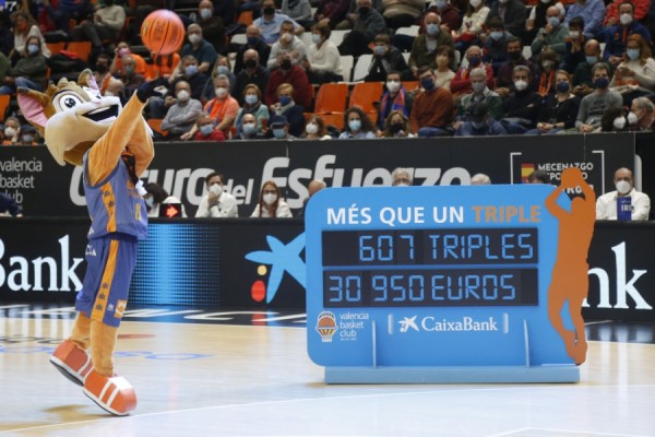 El ‘Triple Solidario’ de CaixaBank aporta 46.300 euros a la formación de entrenadores de L’Alqueria