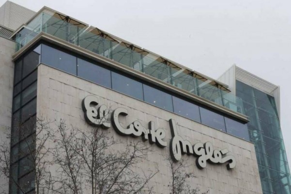 El Corte Inglés abrirá en València y Alicante todos los domingos y festivos hasta después de Reyes