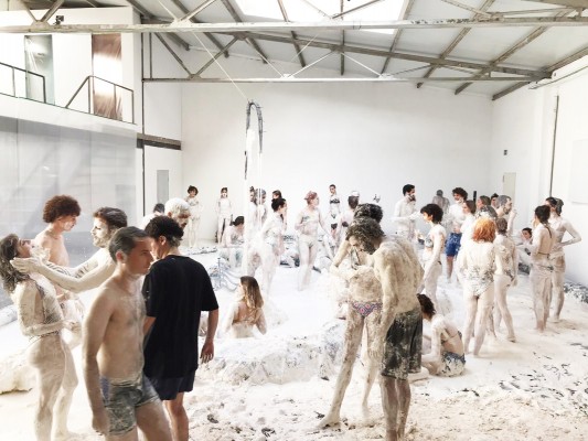 Un spa de lodos de mármol del Vinalopó repiensa la relación con el excedente