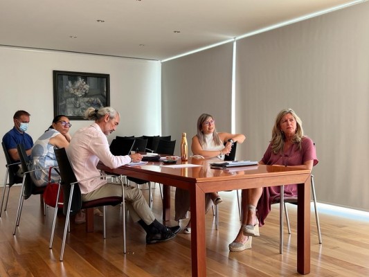 Alicante adjudica el mantenimiento de playas y 'arrastra' el retraso del área de caravanas 