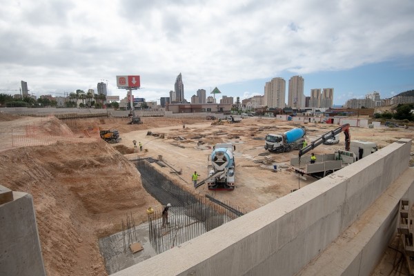 Finestrat comienza las obras de un nuevo hotel impulsado por una unión de empresarios murcianos
