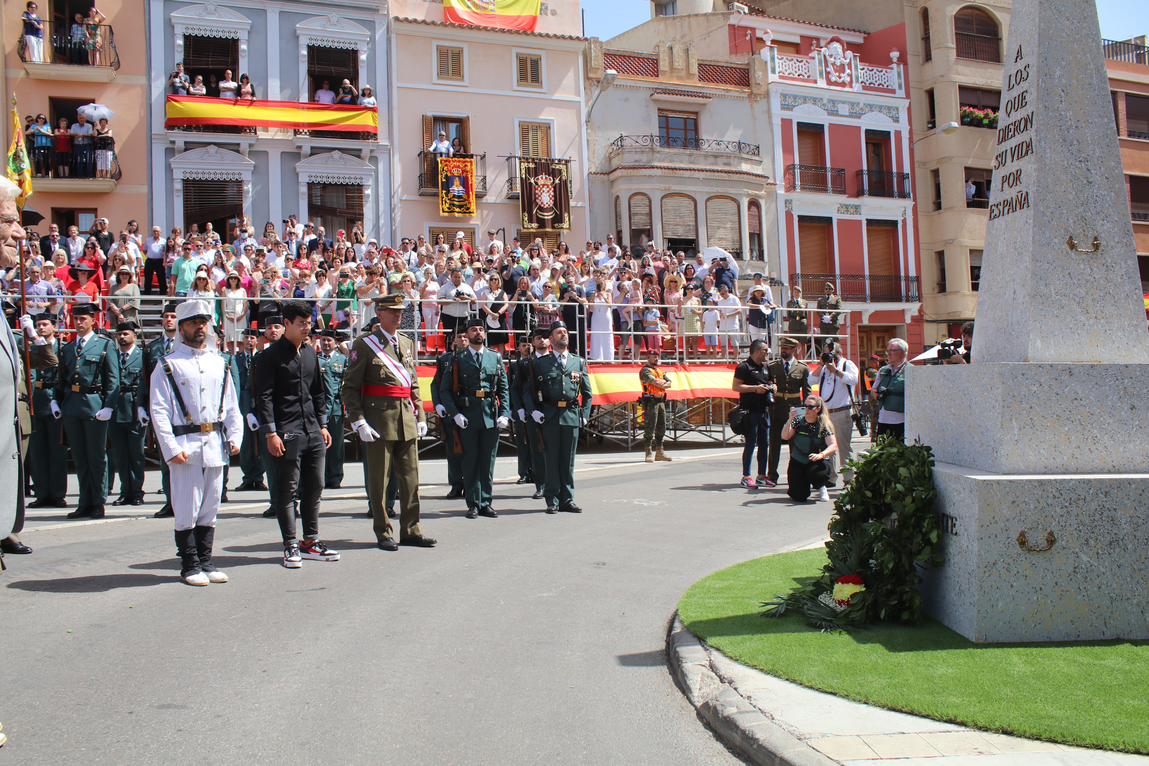 Onda homenajea a las Fuerzas Armadas en una multitudinaria Jura de Bandera
