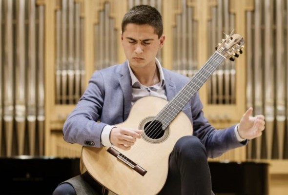 El guitarrista valenciano Ausiàs Parejo, de 16 años de edad, suma otro premio a su palmarés
