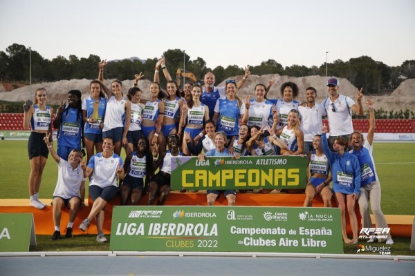 El Valencia vuelve a coronarse campeón España de clubes cuatro años después