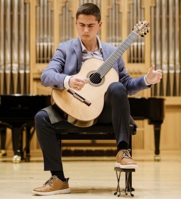 El guitarrista valenciano Ausiàs Parejo gana el XV Concurso Internacional de Guitarra Alhambra