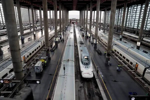 Renfe aplaza la venta de billetes AVE entre Alicante y Madrid desde julio hasta reordenar las estaciones
