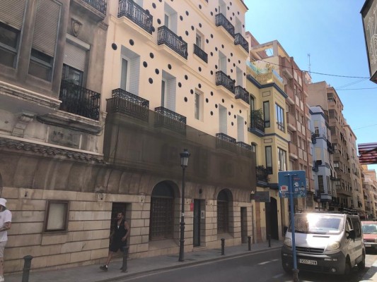 El 'boom' de los pisos turísticos en Alicante: nuevo bloque de una empresa familiar sobre el 'Jumillano'