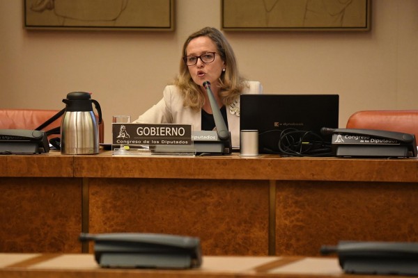El Gobierno estudia crear un fondo de inversiones para CCAA financiado por el Plan de Recuperación