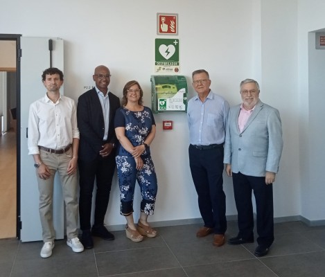Vithas, Villarreal y Ambulancias CSA donan cuatro desfibriladores al Colegio de Médicos de Castellón