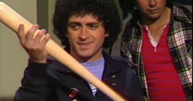 'Jóvenes y carrozas': Cuando Mariscal Romero fue a un debate en TVE con un bate de beisbol