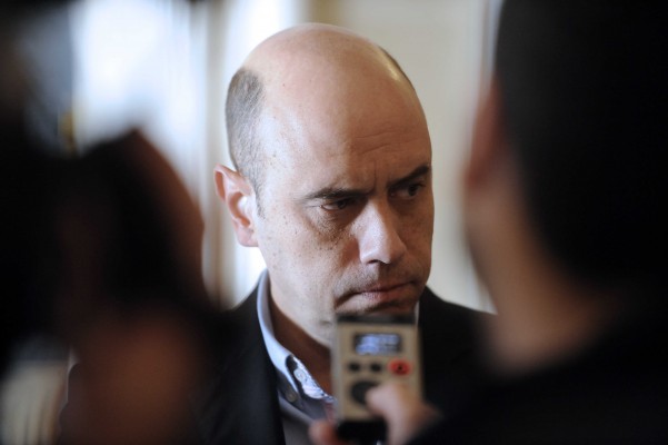 Echávarri admite el error sobre el callejero y apunta a sus socios: 